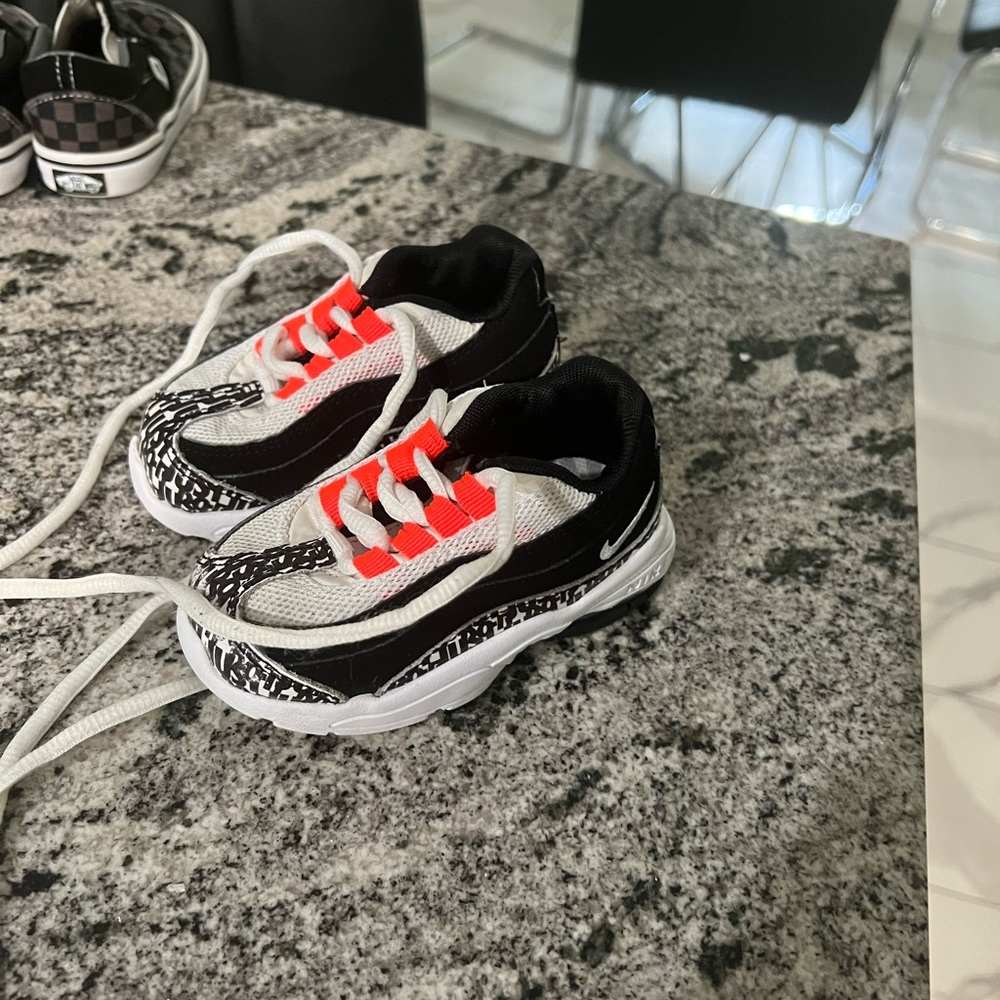 Toddler/Child Nike size 5C